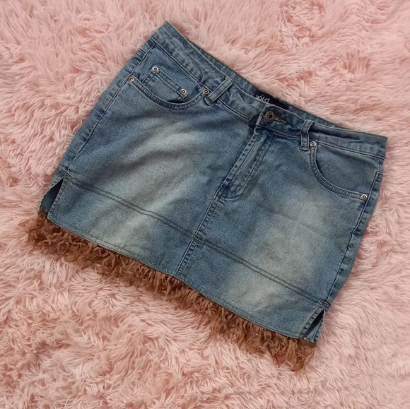 SOLD! Vintage y2k denim skirt with fringe! - Picture 2 of 10